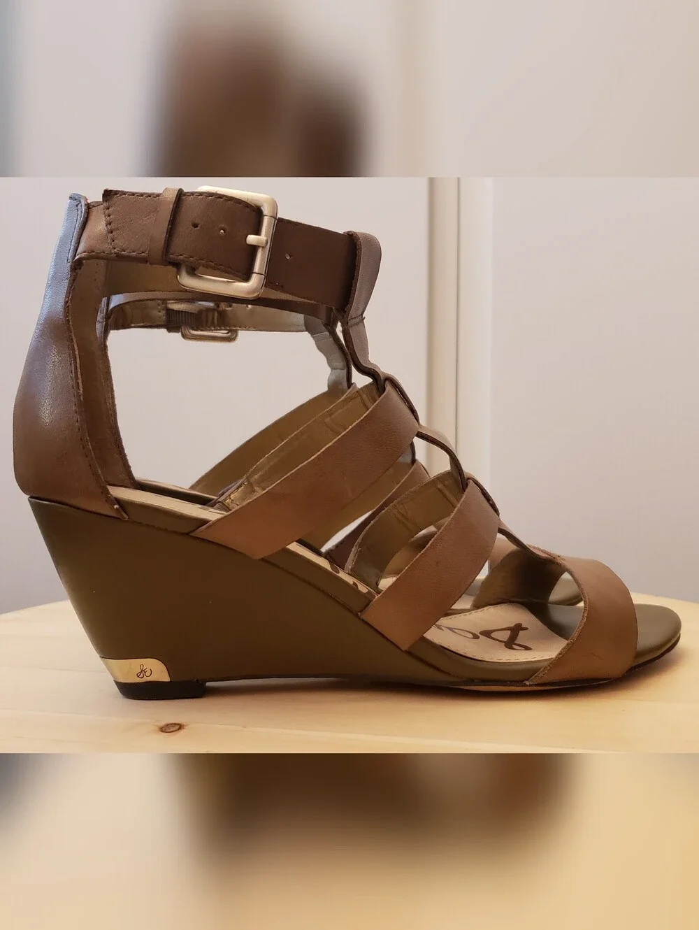 Comfortable Sam Edelman Moss Green Leather Gladiator Sandals - Picture 6 of 15